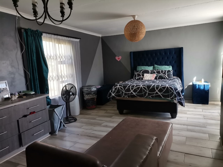 3 Bedroom Property for Sale in Lourierpark Free State